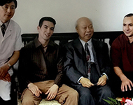 Dr. Li Guofu, Professor He Puren is with foreign students